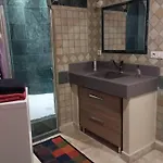 公寓 Tres Bel Cosy Et Chaleureux A 尼姆