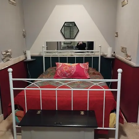 Tres Bel Cosy Et Chaleureux A 尼姆